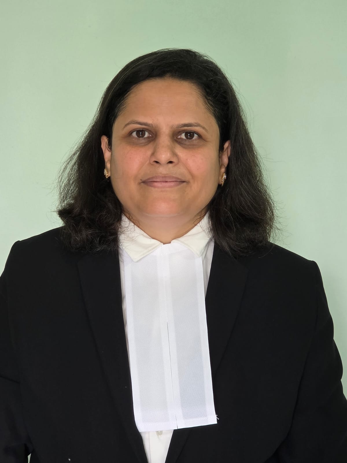 Best Adv. Sheetal | B.E., MBA, LL.B. of raggam